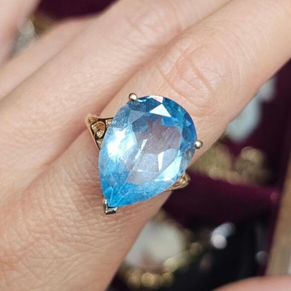 10k Topaz Ring Jewelry - 💎 Vintage 10K Gold Blue Topaz Cocktail Ring - Large Pear Cut 10 Carat Size 7